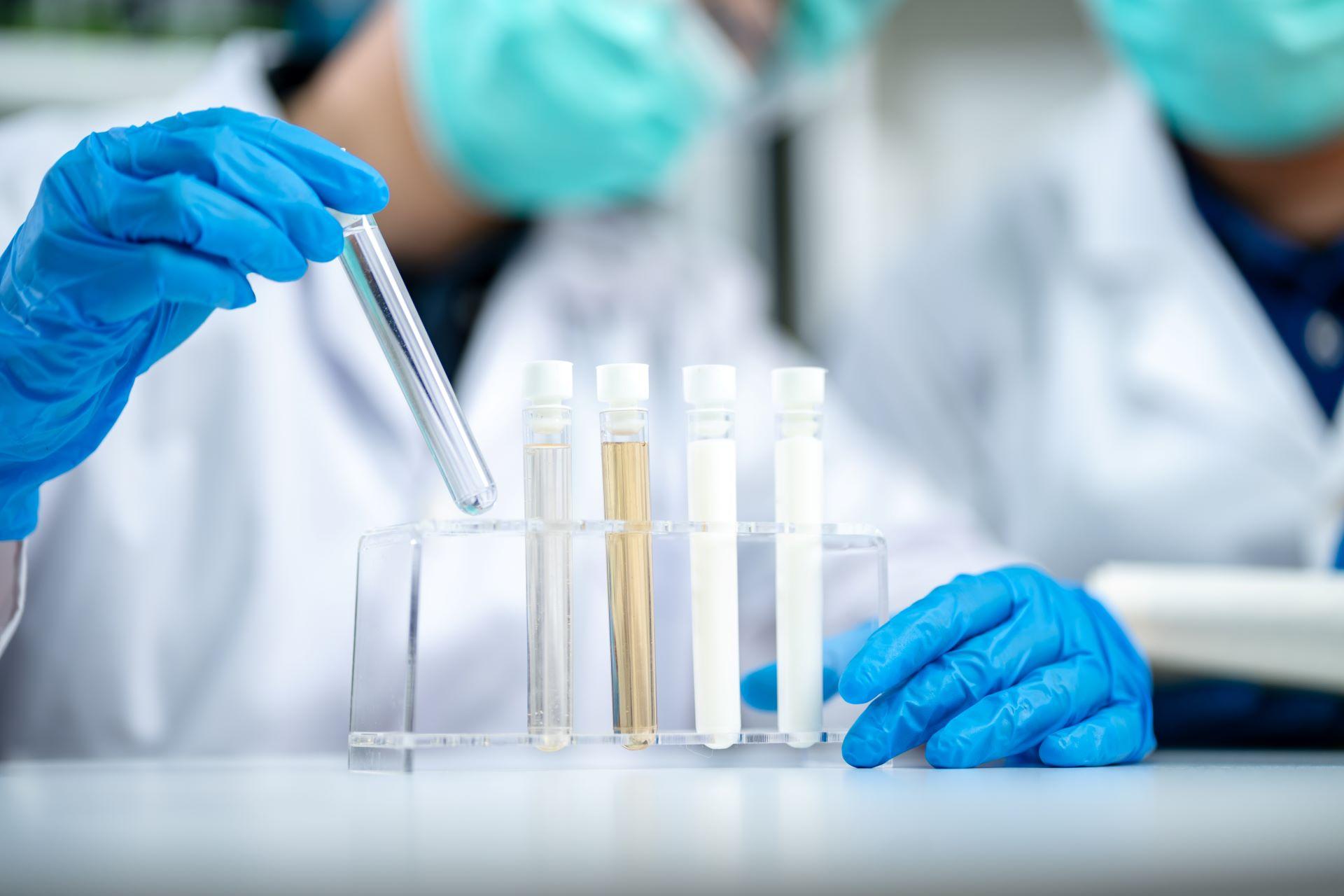 Laboruntersuchung mit Testmaterial